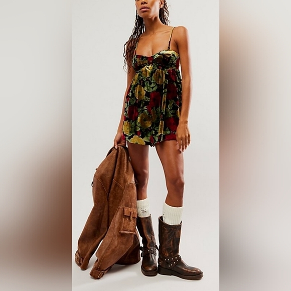 NWOT Free People Luna Velvet Romper ❤️ Size Small ❤️ $128 - Picture 3 of 9